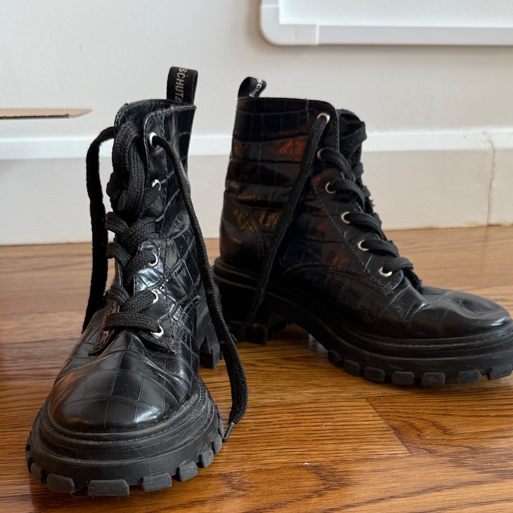 SCHUTZ Black Croc-Patterned Ankle Boots
